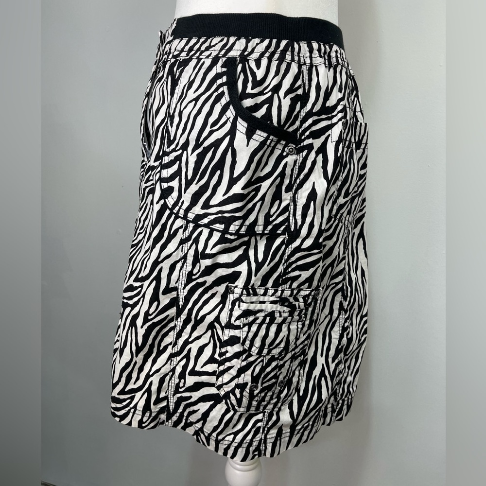 Chico’s Zebra Print elastic waist mini skirt Chicos size 0.5 women’s size S/6 - Picture 3 of 12